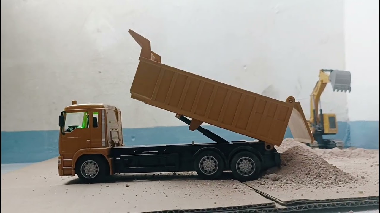 RC EXCAVATOR MENGERUK PASIR!! 🔥🔥🔥TRUCK OLENG??? 😱😱😱#excavator #truck #rcb #playkid #youtube 