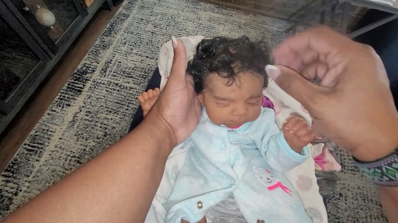 Box Opening Video for Meko Mateo aka Pascale Sculpt by Joanna Kazmierczak 5/31/25