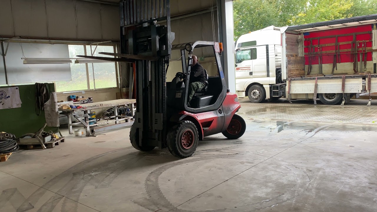 zu versteigern / for auction: Diesel-Gabelstapler Linde H45D