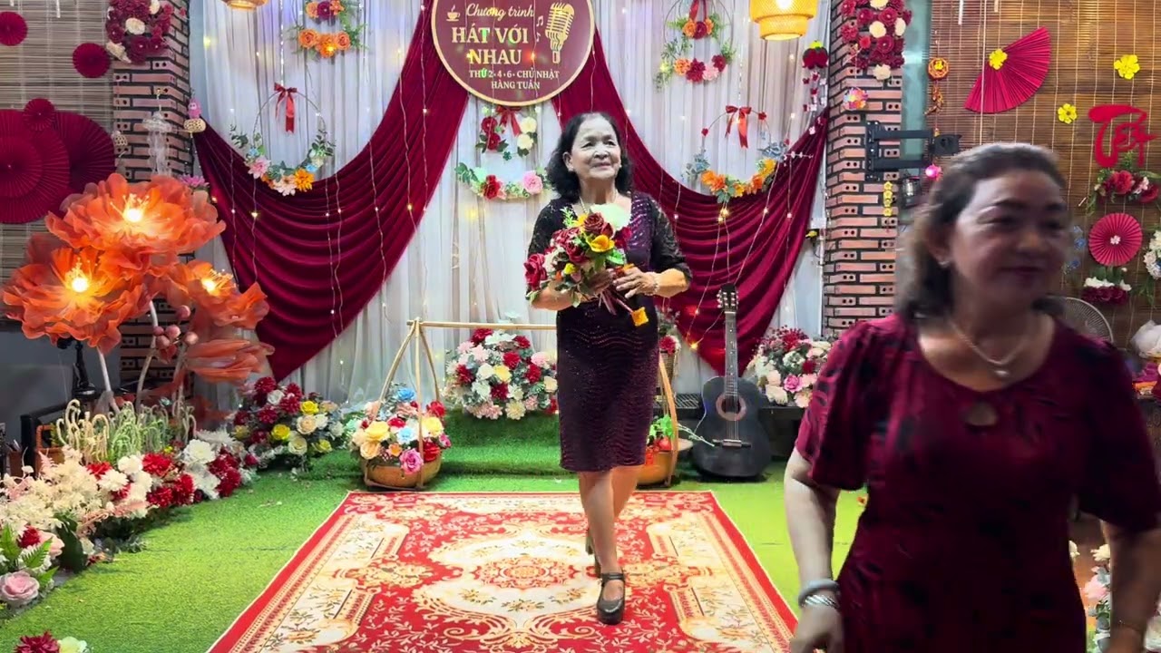 Ck. Chuyện một người đi. Tb chị giàu 
