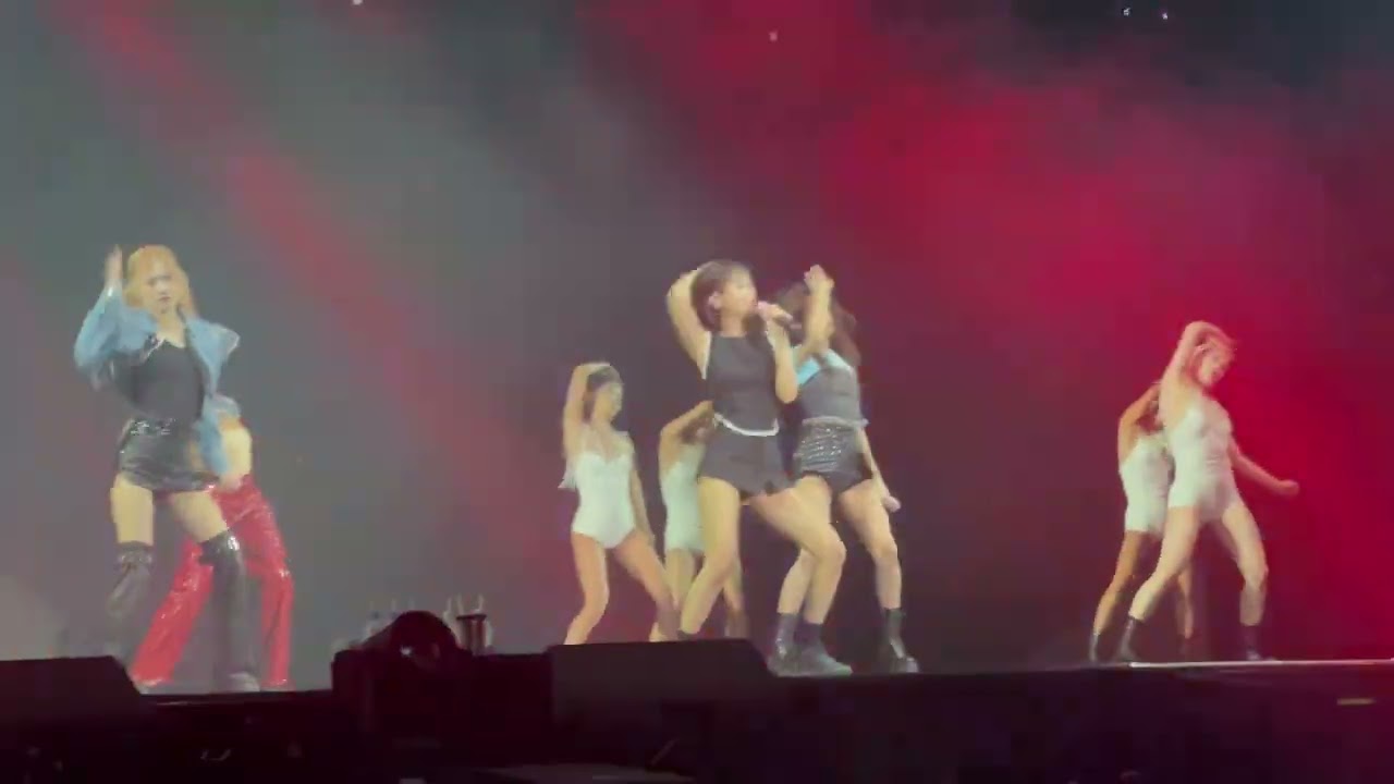 18. Blackpink - Shut Down @ Foro Sol, Mexico City - D1 Fancam