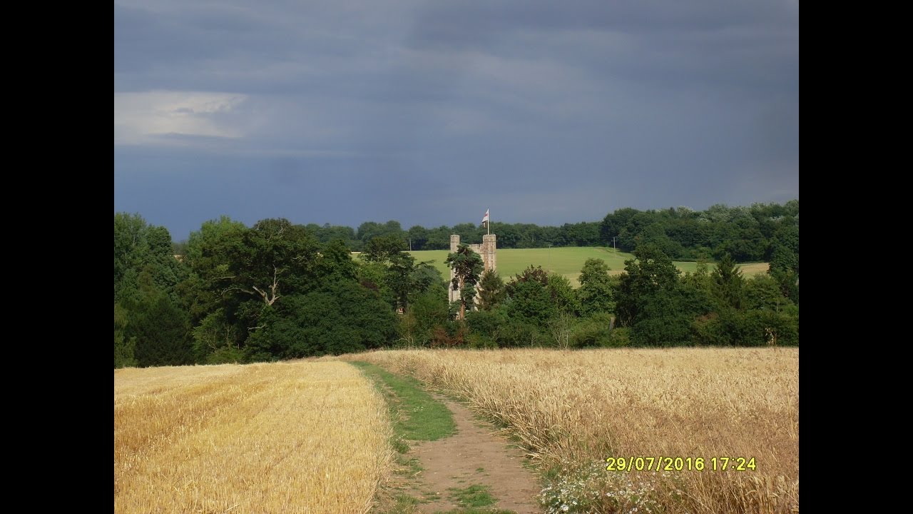 GREAT DUNMOW, OLD DUNMOW AND LITTLE EASTON DAY WALK (30/7/16)