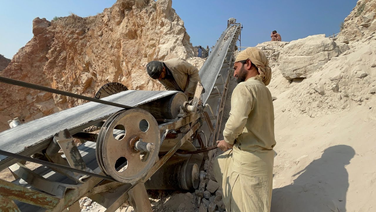 Incredible Work By Quarry Rock Jaw Crusher Machine: Big Rock Crusher.#stonecrusher 