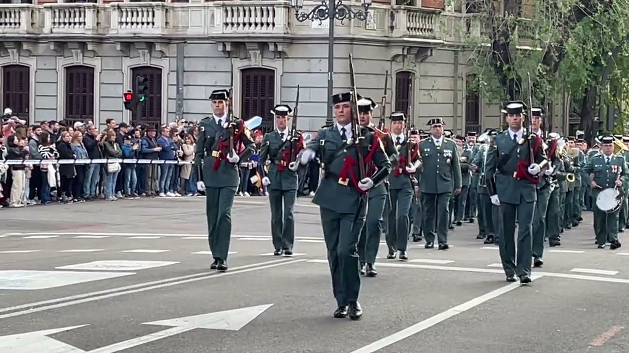 RETRETA MILITAR DEL 2 DE MAYO . #desfile entre la primera y la segunda #paradaMilitar
