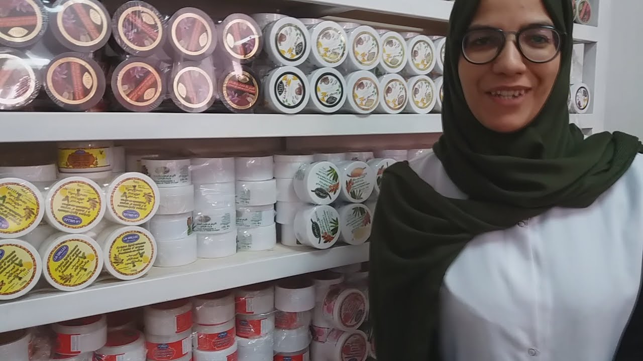 حصريا لأول مرة تواجدي وسط معمل لصنع مواد التجميل من الورد الخاص بقلعة مكونة - قناة كبيرة