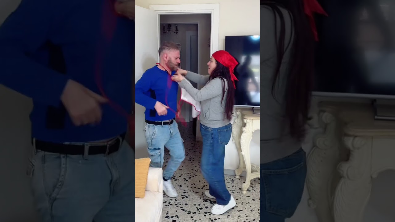 Мама у двери 😱😂