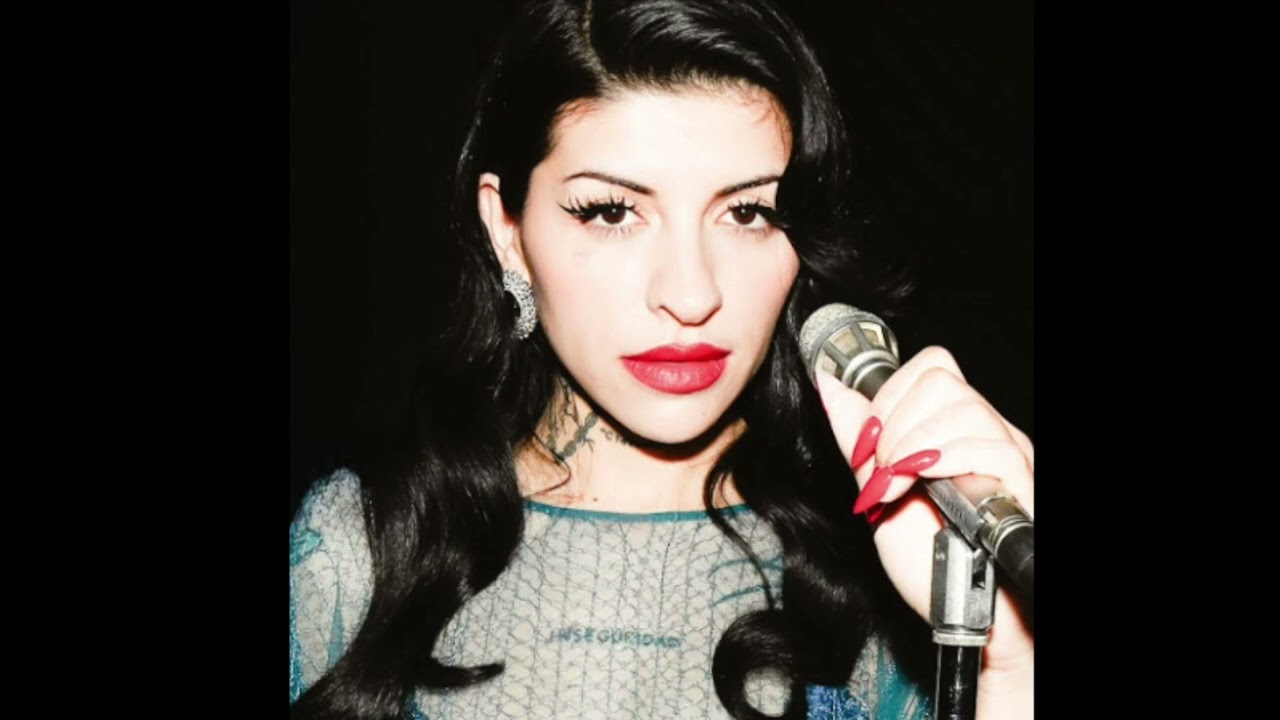 Entrevista con @cazzu (AUDIO) sobre la gira #LATINAJEENVIVO  que iniciará en Chicago