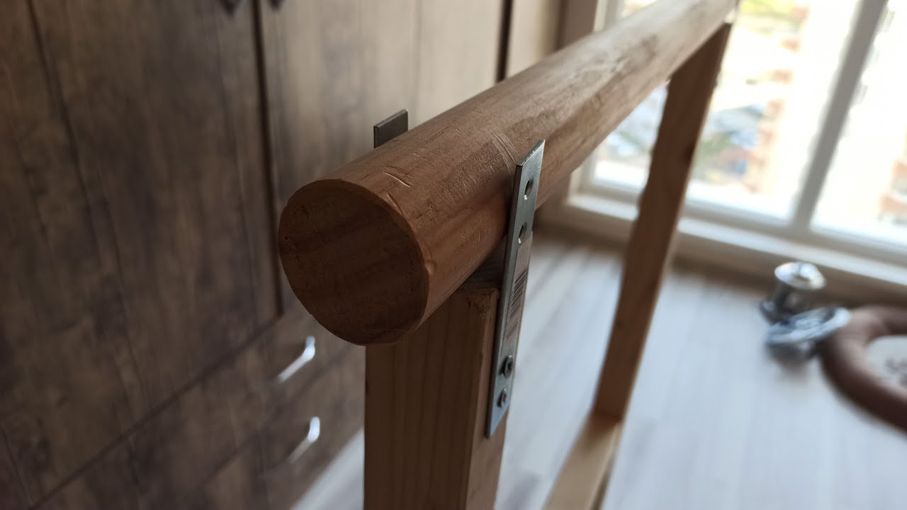Building dips bar with wood in your home