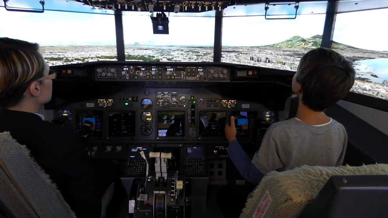 EXPO 2015 - simulatore Boeing 737 Alitalia Etihad