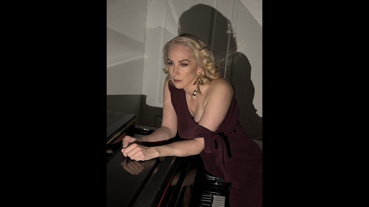 HELEN MAC 'NO GOOD DEED' (From 'Wicked') LIVE FROM THE LOUNGE/(bedroom)