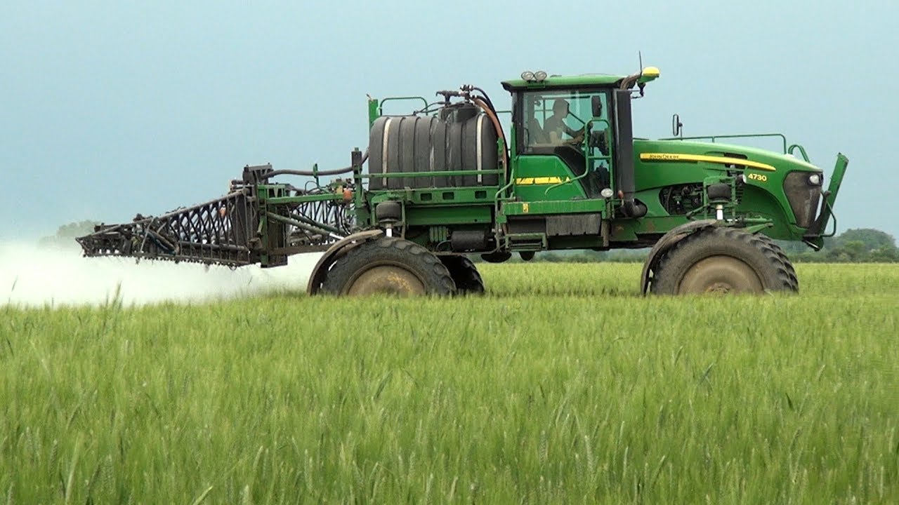 John Deere 4730 Sprayer - Spraying Wheat  | Claas Ares 557 ATZ ; John Deere 6150R