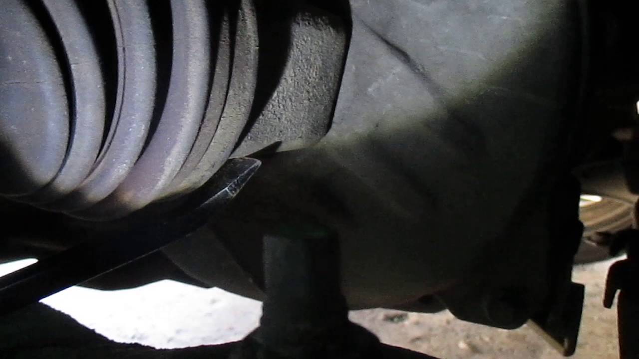 s60r axle play