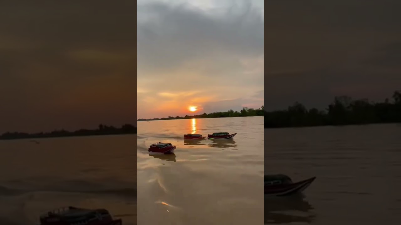 rc Speedboat melintas di sungai Indragiri 