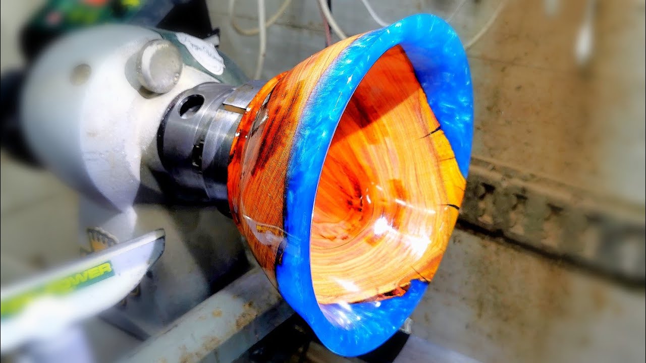 Wood turning a Blue & Red Epoxy resin Bowl