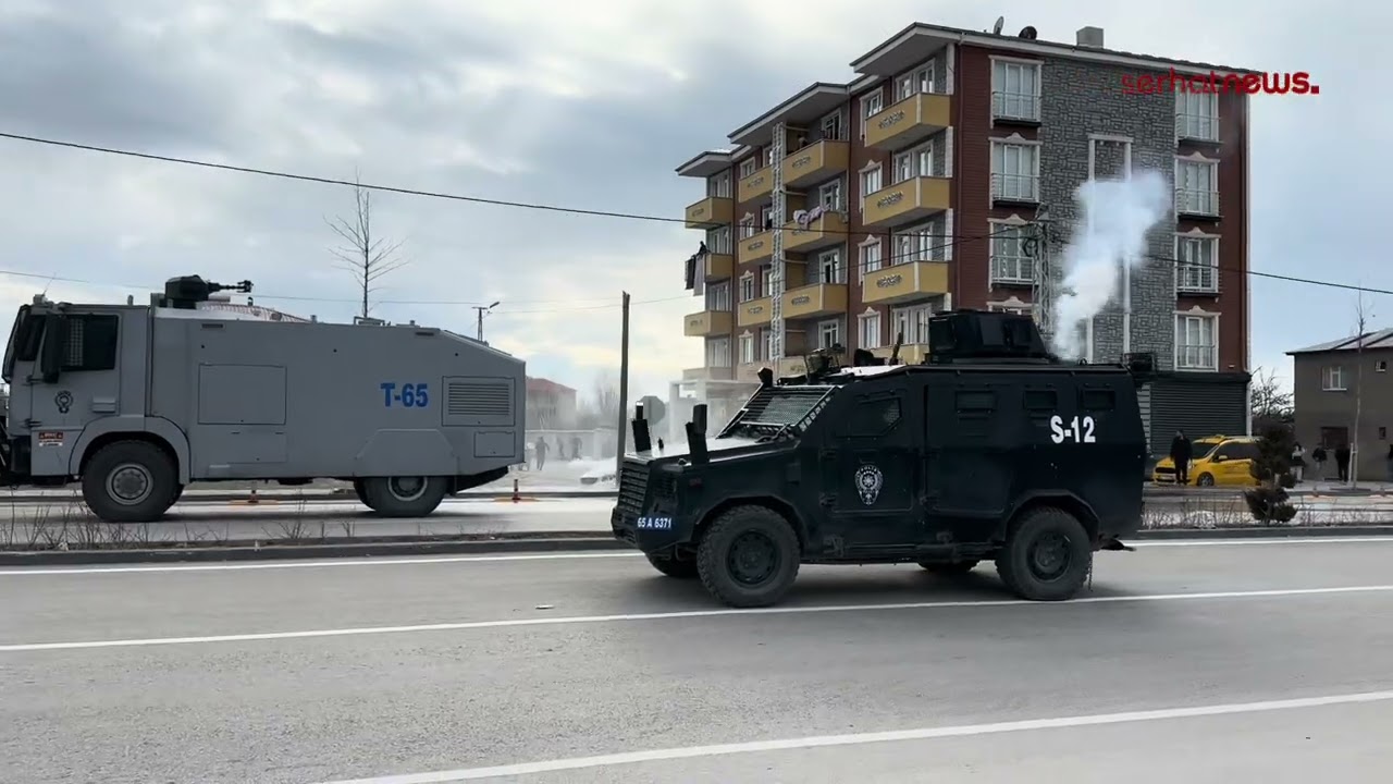 Van’da Newroz sonrası yapılan yürüyüşe polis müdahalesi