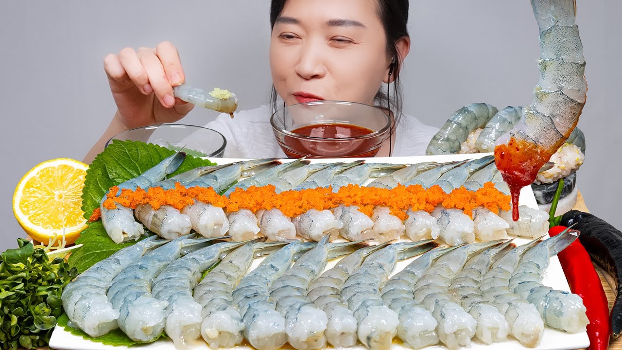 Сырые креветки, суши, икра летучей рыбы АСМР МУКБАНГ EATING SOUNDS