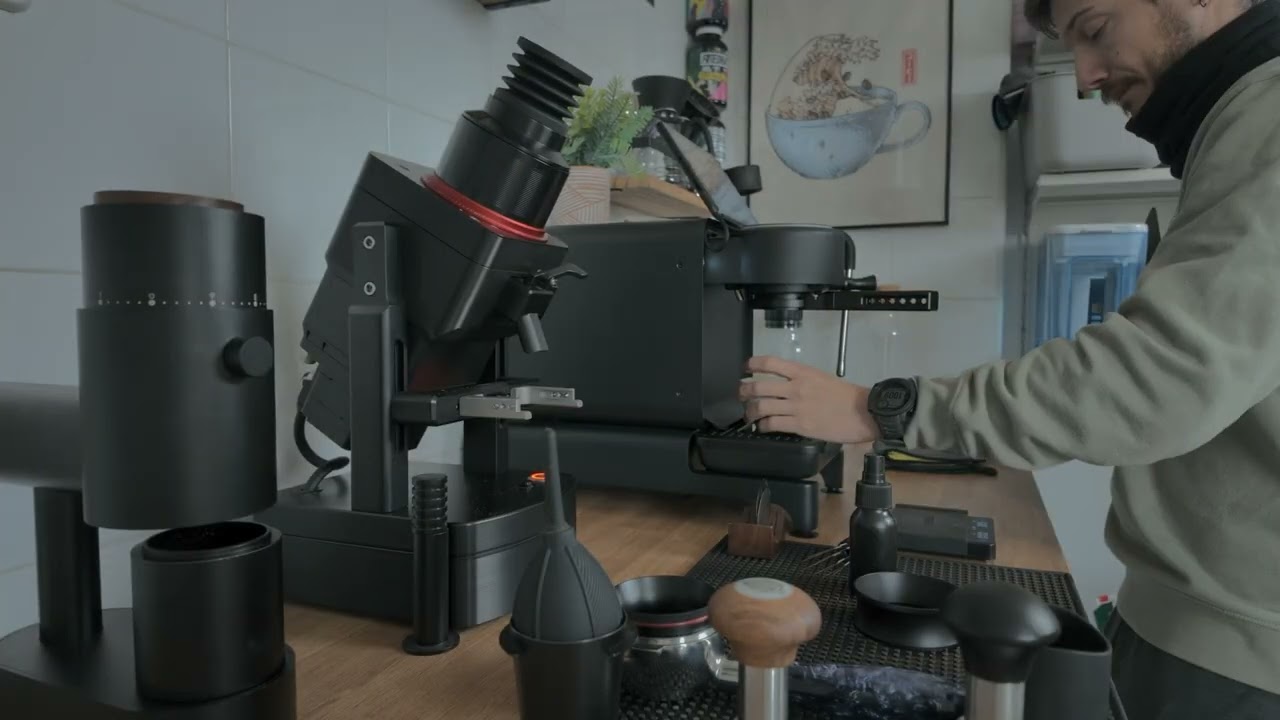 Brewing Specialty Coffee Like a Pro: Kafatek Grinder Monolith MAX 2 SLM, Decent DE1XXL & Sworks Gear