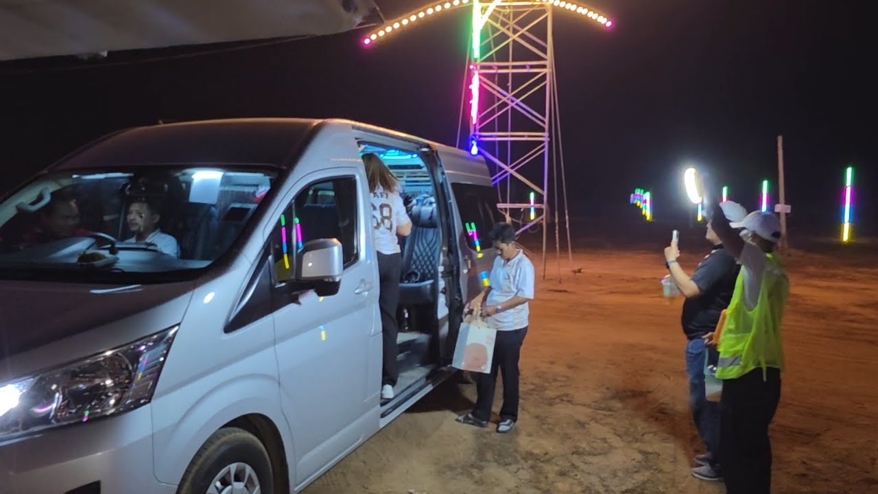 แฟนเพลงส่งน้องต้นข้าว เดินทางต่อภูเก็ต