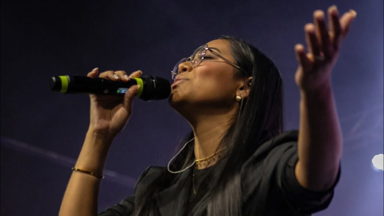 Lídia Ester | Medley Nosso General é Cristo/ Celebrai a Cristo