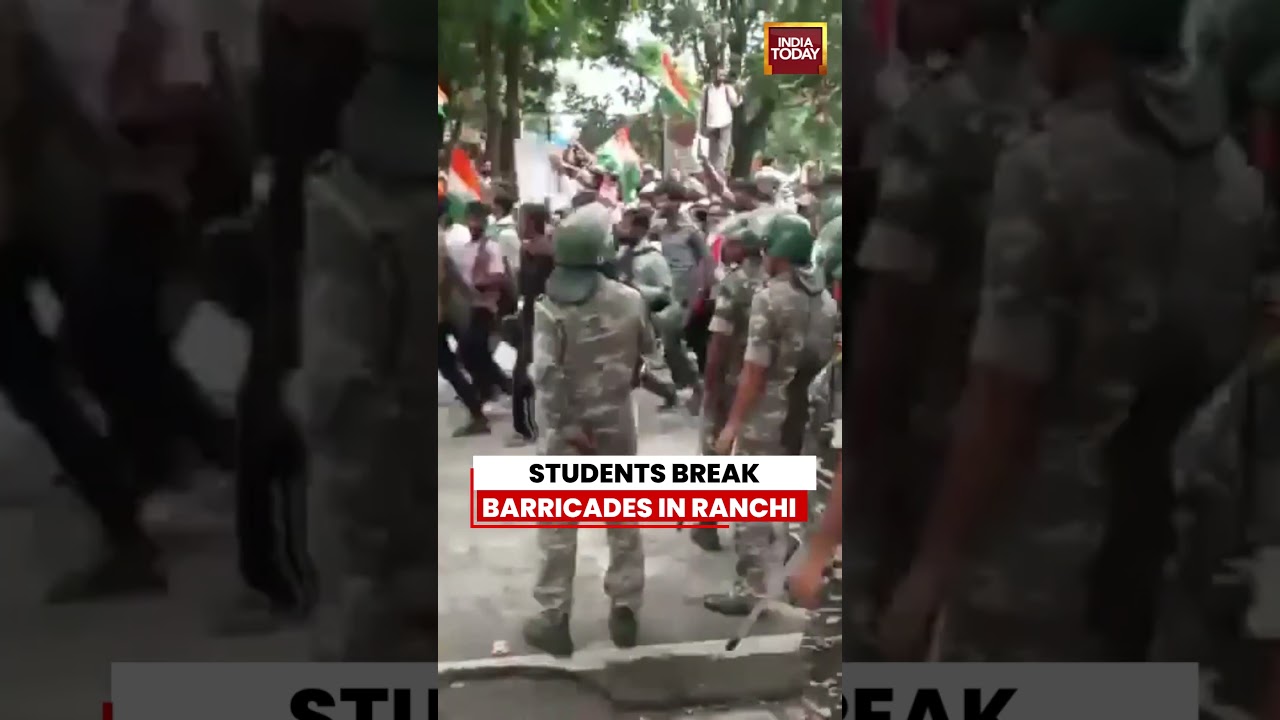 Ranchi: Students Break Barricades, Move Towards Jharkhand Assembly For Gherao #ranchi #jharkhand