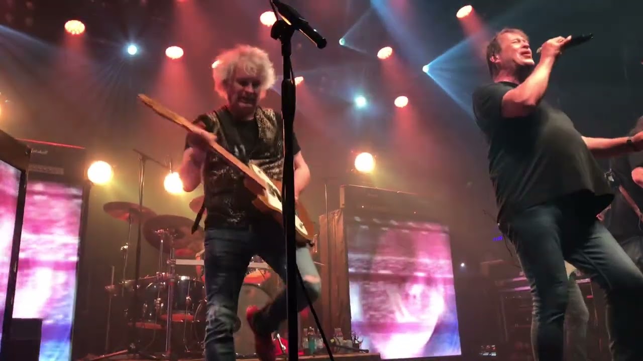 Eppu Normaali - Nyt reppuni jupiset riimisi rupiset (live @ Tavastia, Helsinki, 9.8.2022)