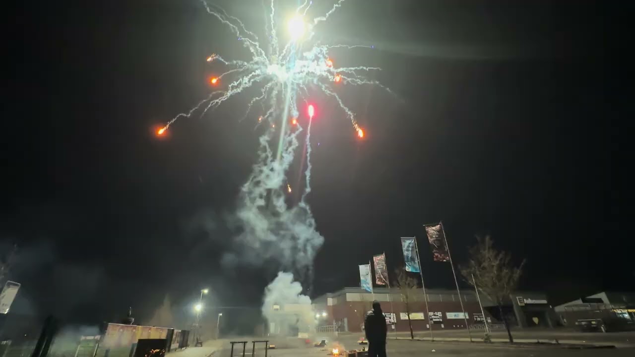 2X FUNKE FIREBALL / 3X GOLDBOMBER + ElGato Nit Del Foc - Silvester 25/26 0 Uhr
