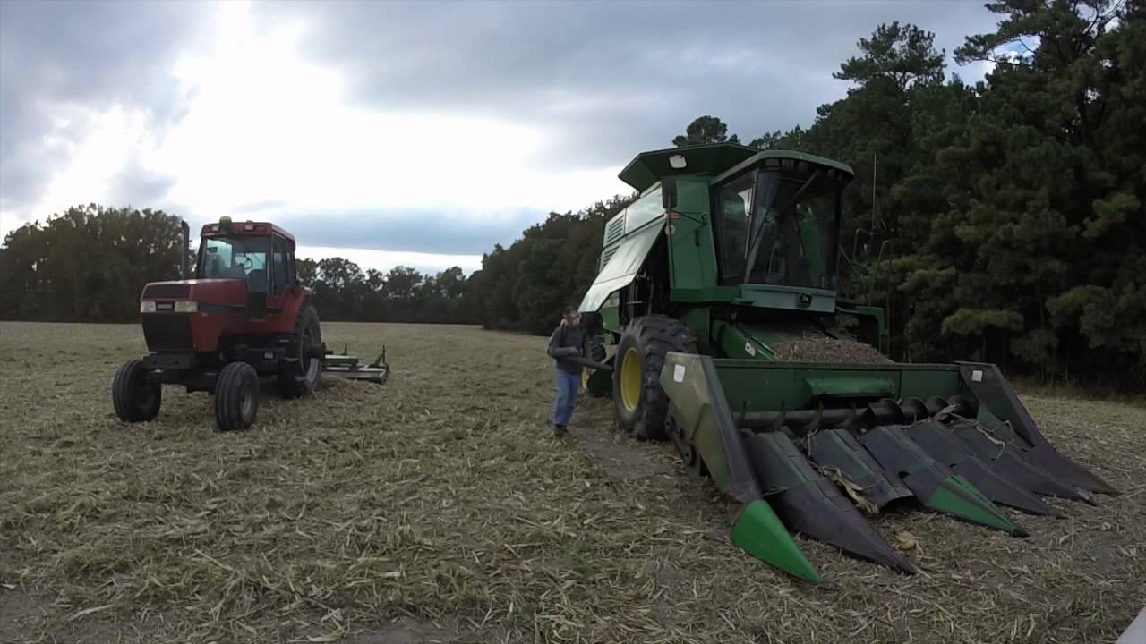 Blowing off JD 9500 & CIH 7120 with Stihl Blower