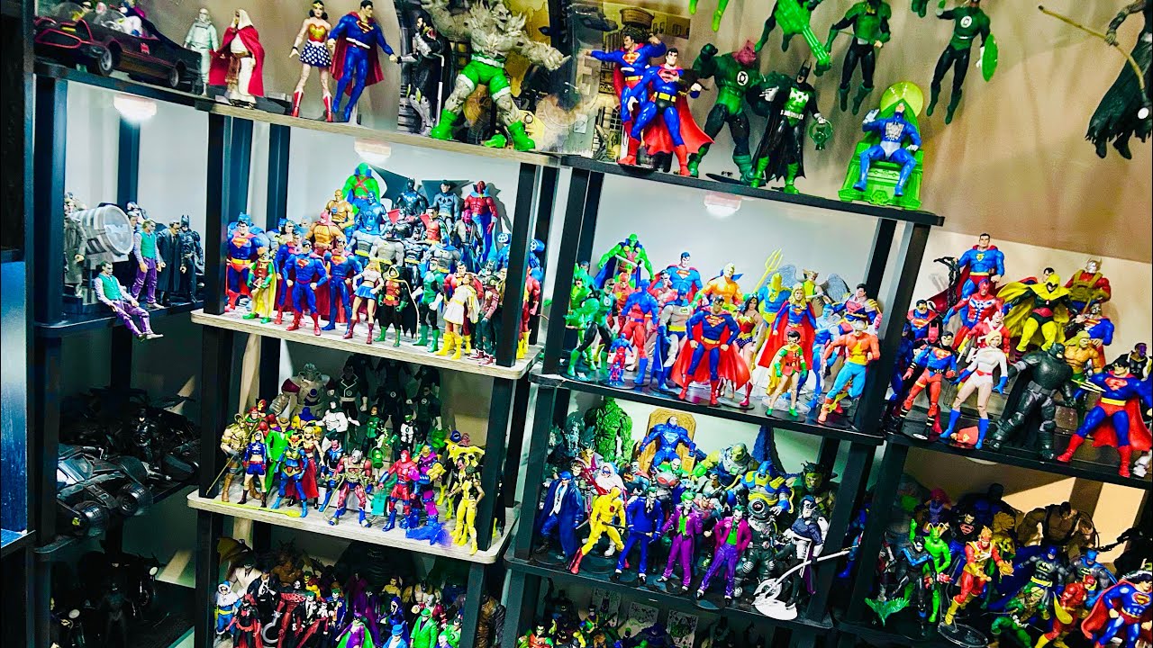 Dc multiverse and Universe from McFarlene and Mattel collection video