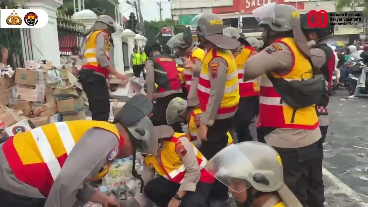 Polri Gelar Aksi Bersih-Bersih Pasca Unjuk Rasa di Pati