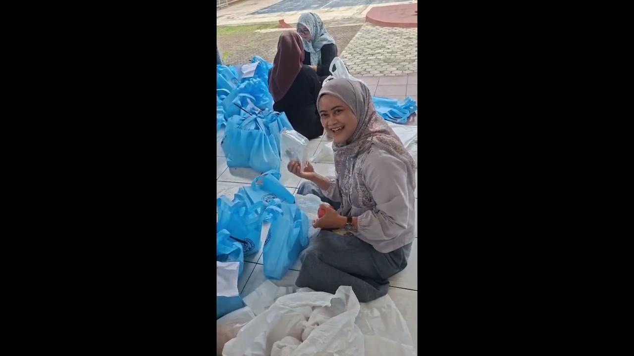 Kegiatan sanlat disekola ade..sore matlamp akhirnya buka puasa di hokben aja #irtvlog 