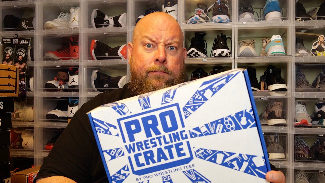 Opening the March 2022 PRO WRESTLING CRATE Mystery Box + AEW STAR AUTOGRAPH