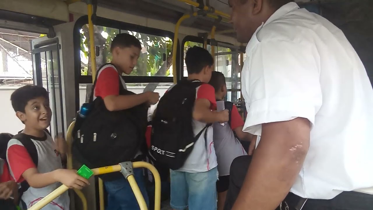 Brinca com o zimazao aqui o coro come