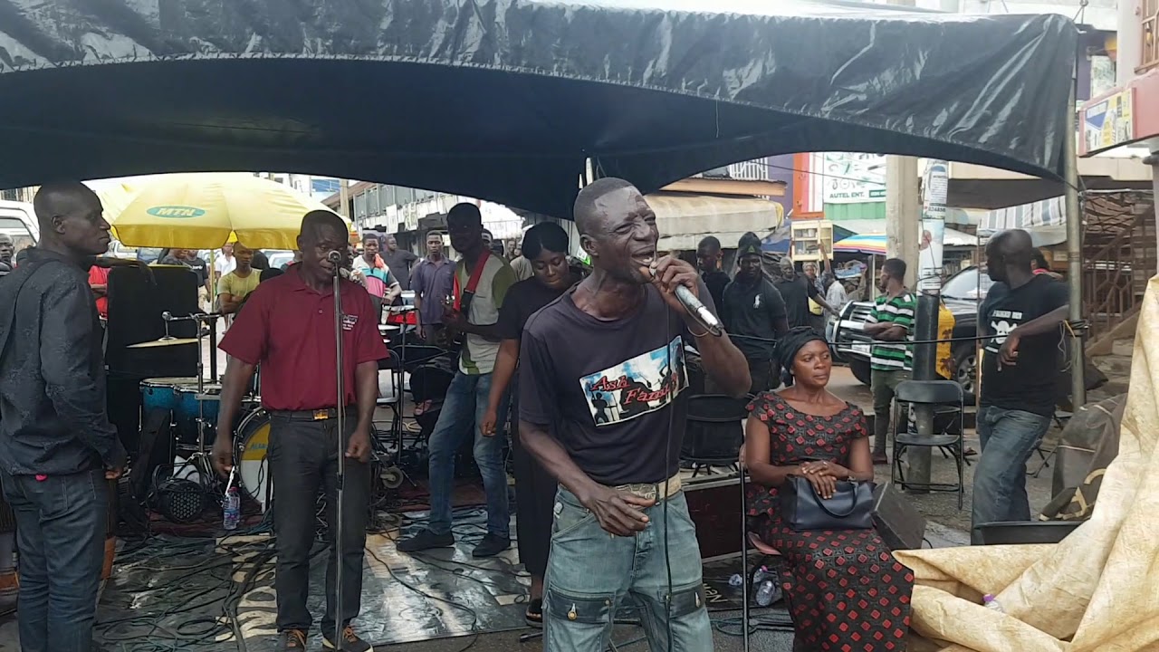 Nana Acheampong maame e bra o performed by all stars and Agyaba band