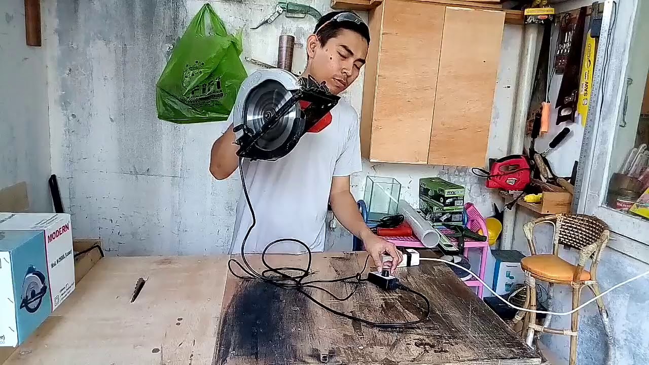 Penggunaan Dimmer untuk Circular Saw Daya Listrik 900 Watt