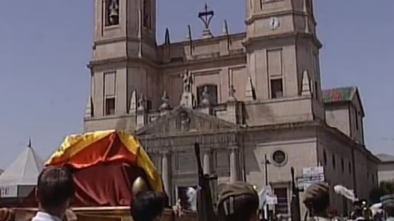 Archivo LOCALIA TV: Restos Crist&oacute;bal Col&oacute;n, homenajeados en Santa Fe (Granada) / Junio 2003