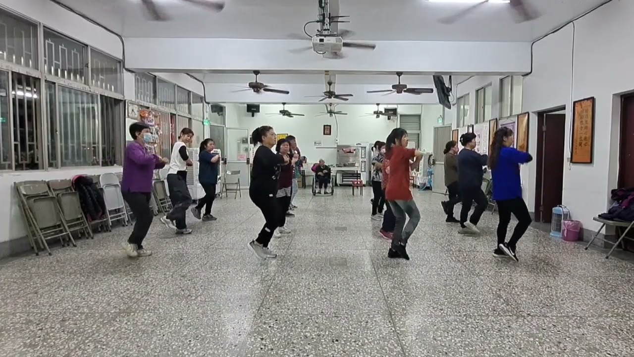 125 飄-廣場舞｜健身操｜有氧運動｜潮流舞｜爵士舞｜尊巴舞（指導老師：黃鈺媄）