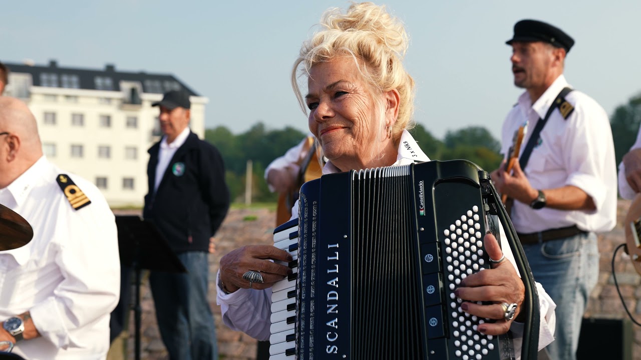 ‘Ook matrozen kennen heimwee’ Shantykoor 3x Niks