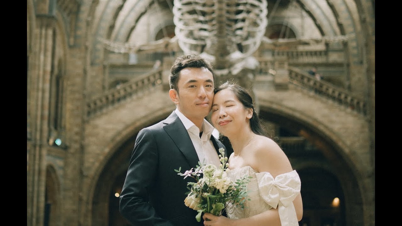 London Natural History Museum, Abney Park Chapel - Su & John‘s intimate wedding