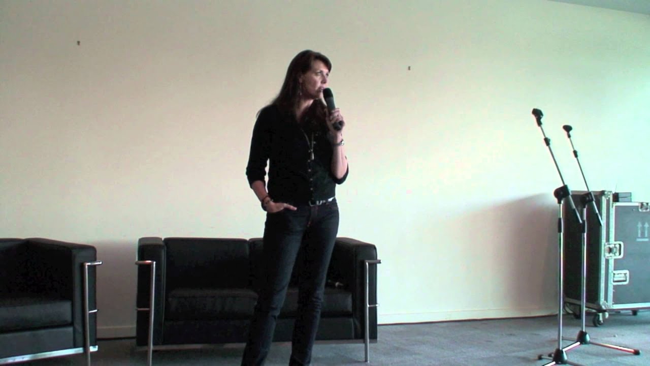 Amanda Tapping VIP 2011 Part 3