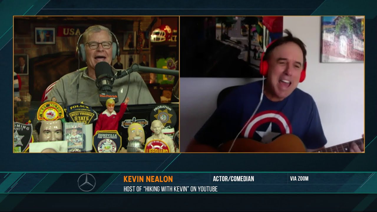 Kevin Nealon plays 