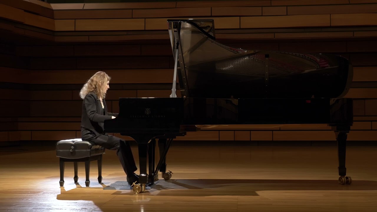 Vitezslava Kaprálová- April Preludes op. 13 no. 4- played by Francine Kay, pianist