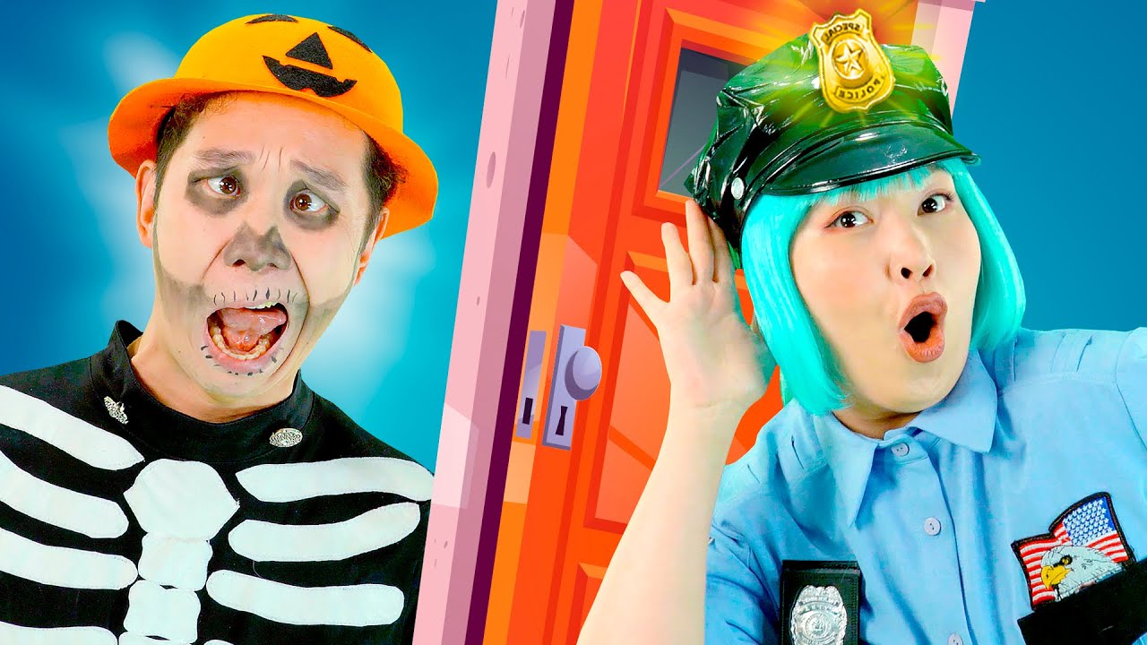 Toc toc, ¿Quién Está en la Puerta? + MÁS Nursery Rhymes & Canciones Para Niños | Lights Kids