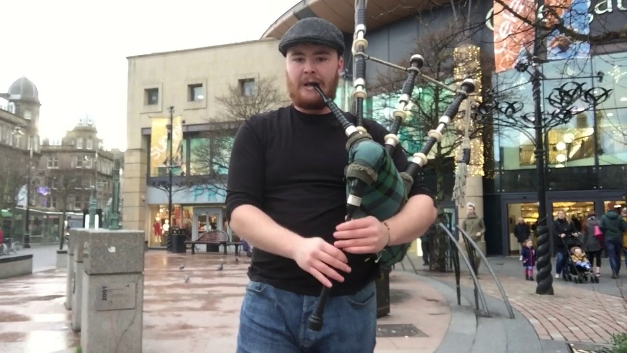 100 Pipers