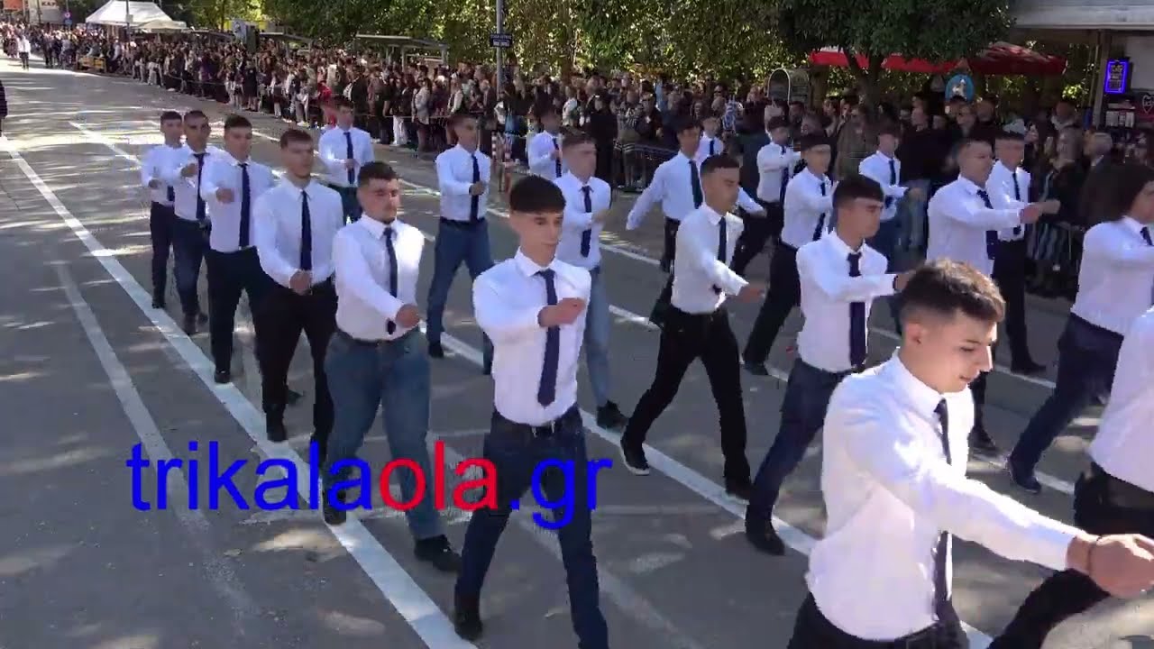 Τρίκαλα Παρέλαση 28ης Οκτωβρίου 2025 όλα τα λύκεια πέρασμα μαθητών μέρος 3ο από την δεξιά κάμερα