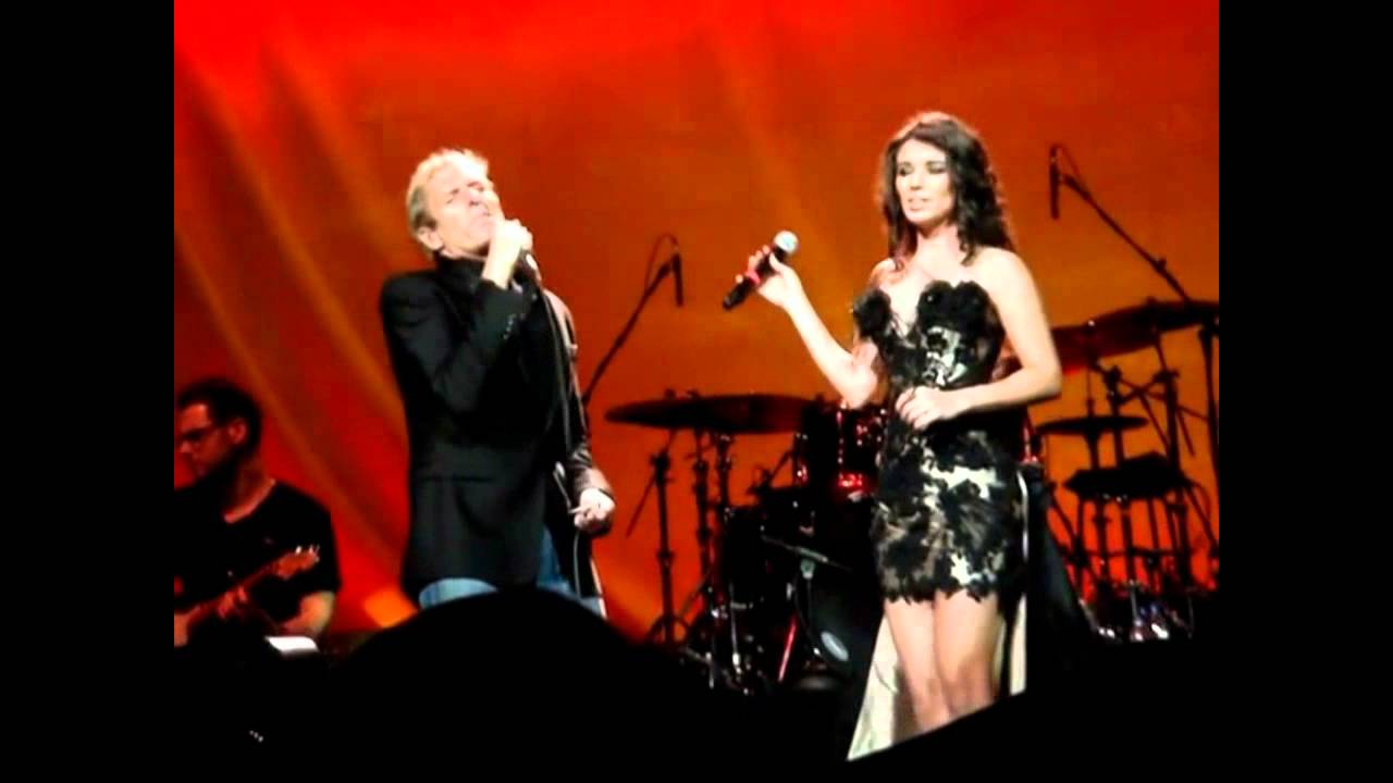 Paula Fernandes e Michael Bolton-Somewhere over the rainbow.wmv