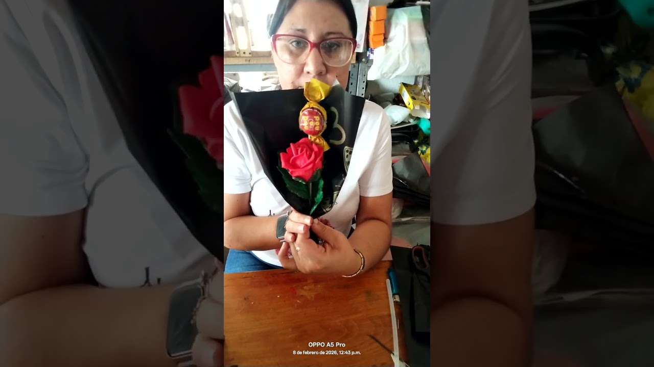 Proceso de decoración de rosa individual con chocolate 🍫🌻✨