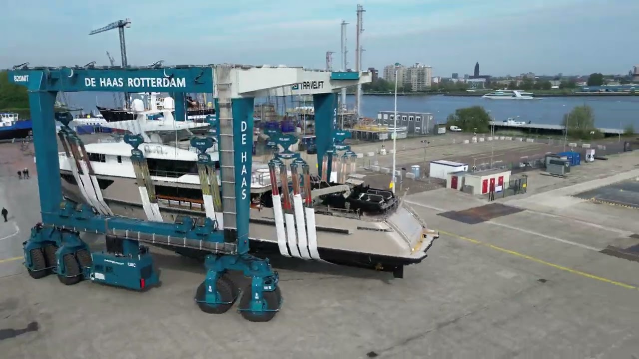 Marine Travelift 820C at De Haas Shipyard BV in Rotterdam, Netherlands