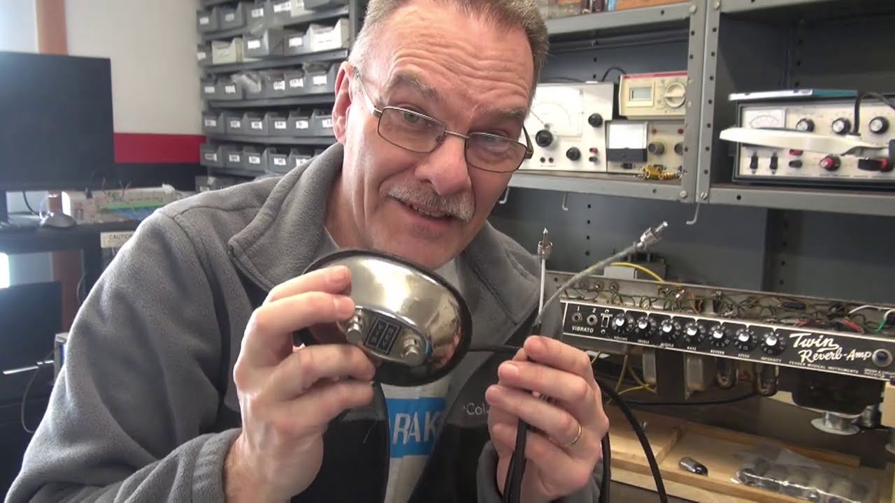 Небольшой ремонт гитарного усилителя Vintage 67 Fender Twin Tube с прерывистым ревербератором и т...