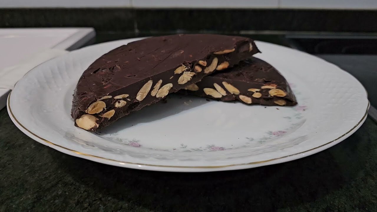 Turron de chocolate y almendra, delicioso!! /2025