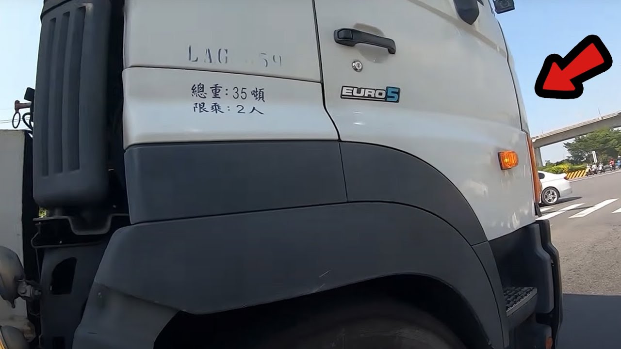 左轉靠右 右轉靠左是在哭？ Idiot drivers & riders IN ASIA IN TAIWAN compilation #8【台灣三寶8 & 日常】迷因